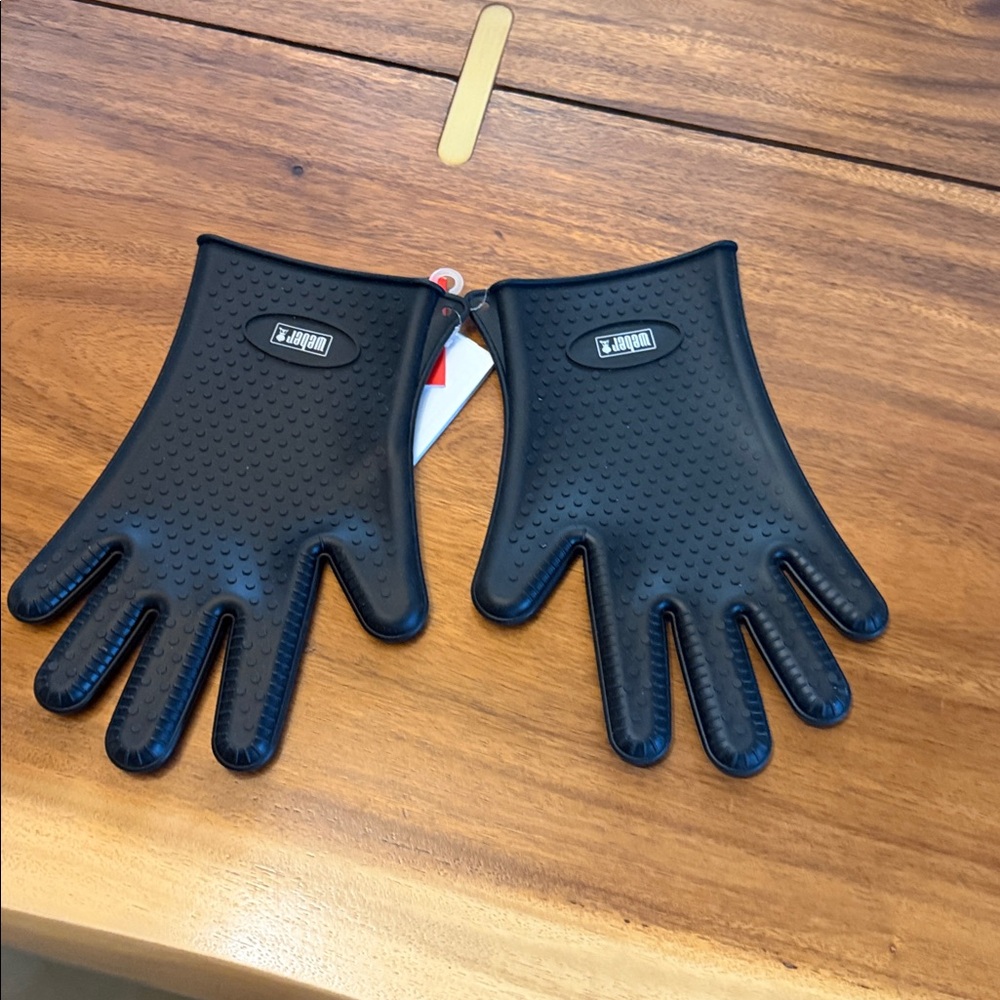 Black BBQ Grilling Gloves - Picture 4 of 4
